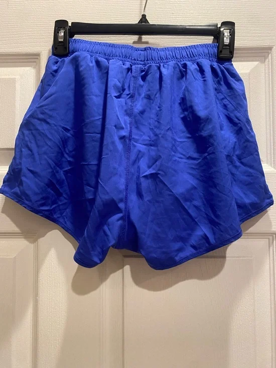 ALO Yoga Running Shorts - Picture 2 of 3